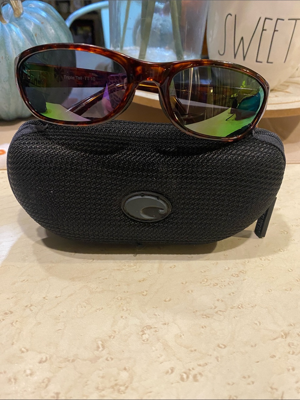 VINTAGE COSTA Tortoise Frame Polarized Sunglasses with Black Case -